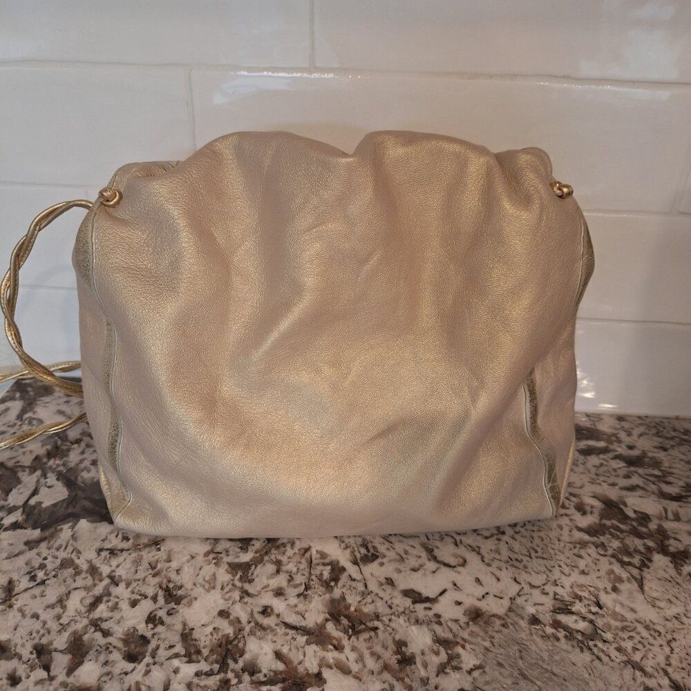 vtg metallic gold soft‎ leather crossbody - Picture 5 of 14